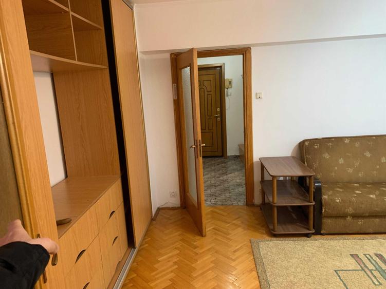 Apartament cu 2 camere semidecomandat în Brâncoveanu