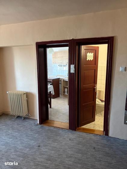 Apartament cu 2 camere semidecomandat în Central