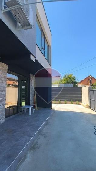 Casă cu 4 camere cu Teren 321 Mp în Port