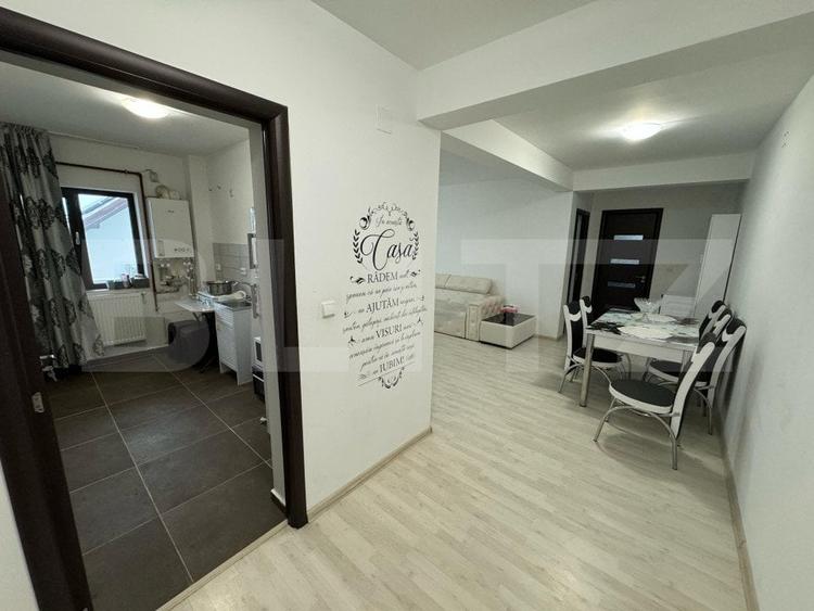 Apartament cu 3 camere semidecomandat, mobilat în Exterior Est
