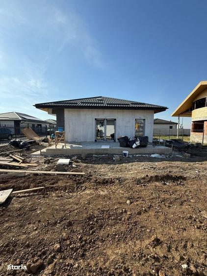 Casă cu 4 camere cu Teren 400 Mp în Clinceni