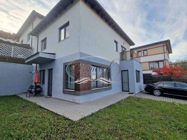 Duplex cu 5 camere cu Canalizare în Câmpului