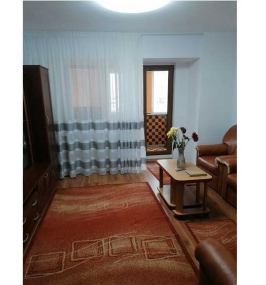 Apartament cu 4 camere decomandat în Iancului