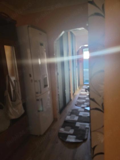 Apartament cu 3 camere decomandat în Calarași 4