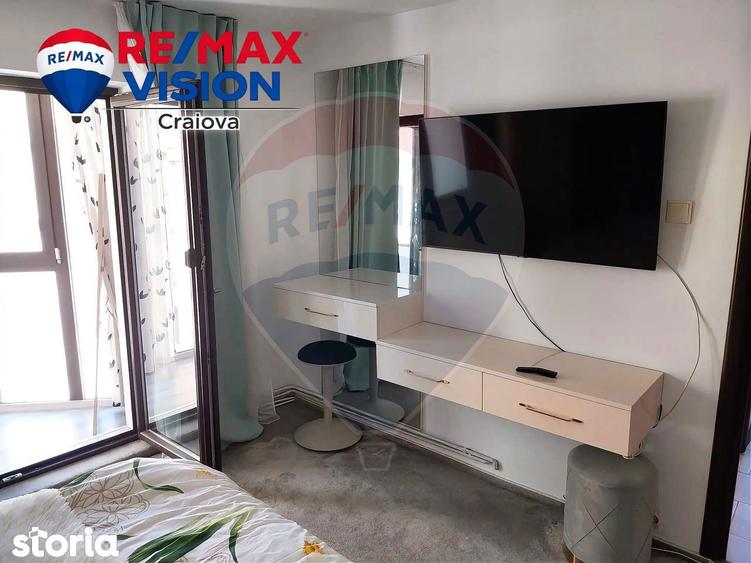Apartament cu 3 camere decomandat, mobilat în Craiovița Nouă