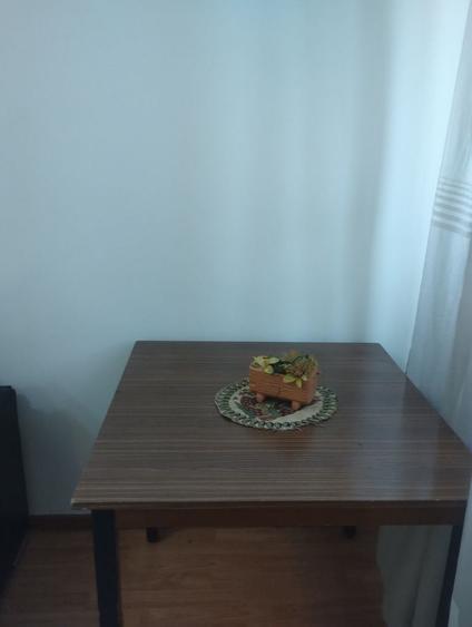 Garsonieră în Vest