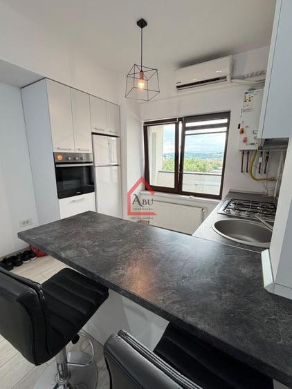 Apartament cu 2 camere semidecomandat, mobilat în Nicolina