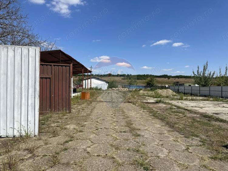 Spațiu comercial, de 640 mp, în Săvinești