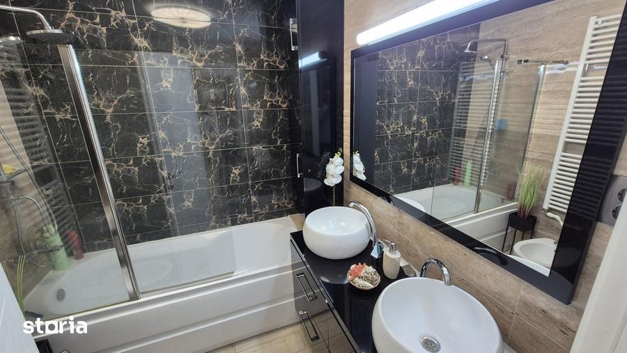 Apartament cu 3 camere semidecomandat în Central