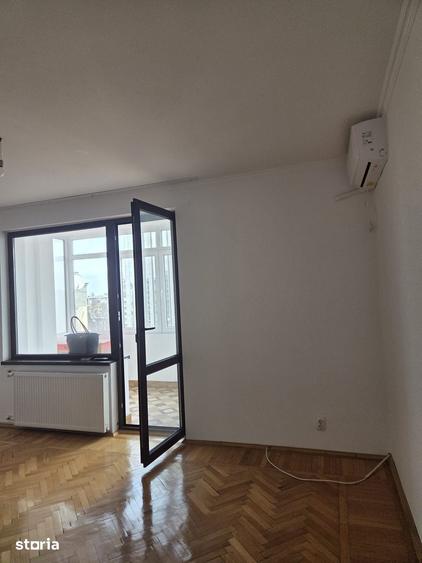 Apartament cu balcon, lift, 2 camere, Piata Romana - 19