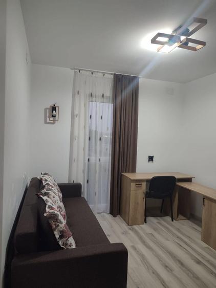 Apartament cu 3 camere semidecomandat în Central