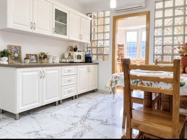 Apartament cu 4 camere decomandat în Central