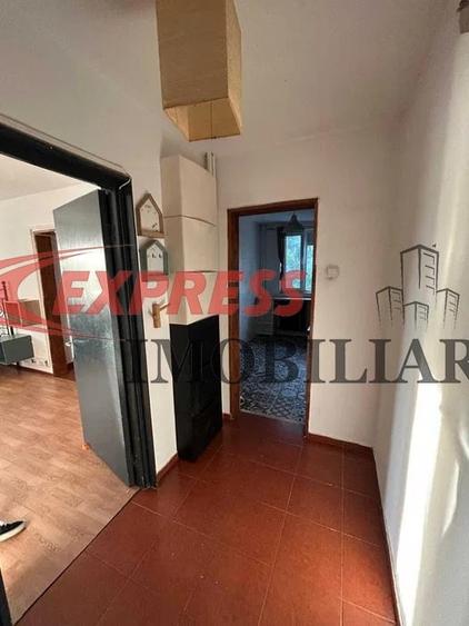 Apartament cu 2 camere semidecomandat, mobilat în Titan — fotografia 1