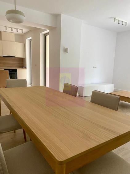 Apartament cu 4 camere decomandat în Armeneasca