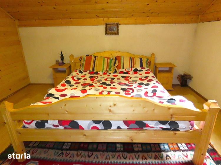Casă cu 5 camere cu Teren 200 Mp în Moroeni