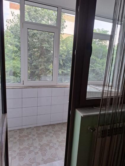 Apartament cu 2 camere decomandat în Micro 17