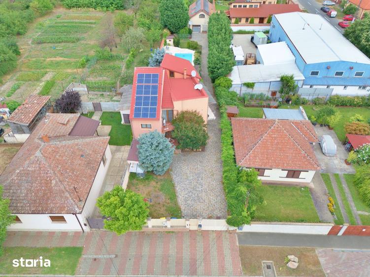 Casă cu 5 camere cu Teren 781 Mp în Gai