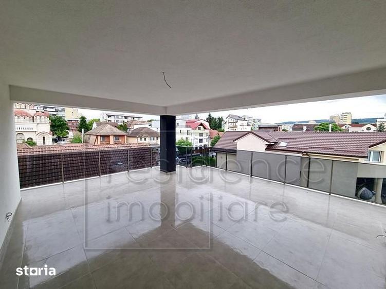 Casă cu 6 camere cu Teren 300 Mp în Gheorgheni