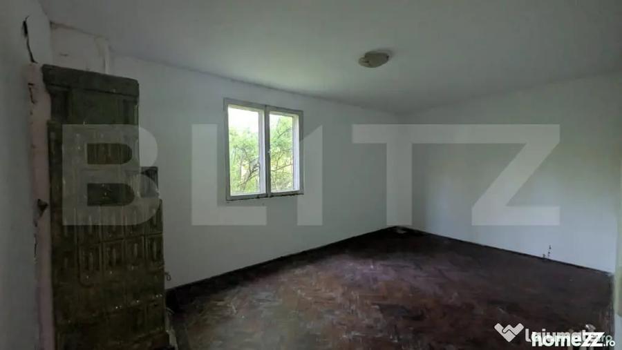 Casă cu 3 camere cu Teren 1159 Mp în Central