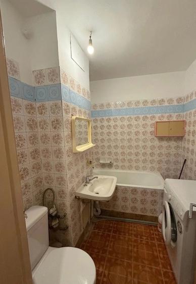 Apartament cu 2 camere semidecomandat în Militari