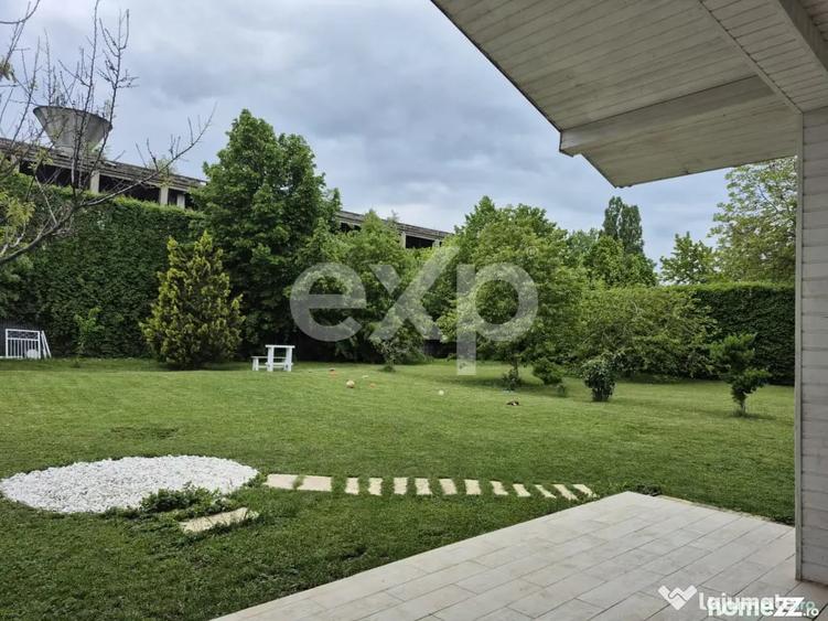Casă cu 10 camere cu Teren 1329 Mp în Micro 6