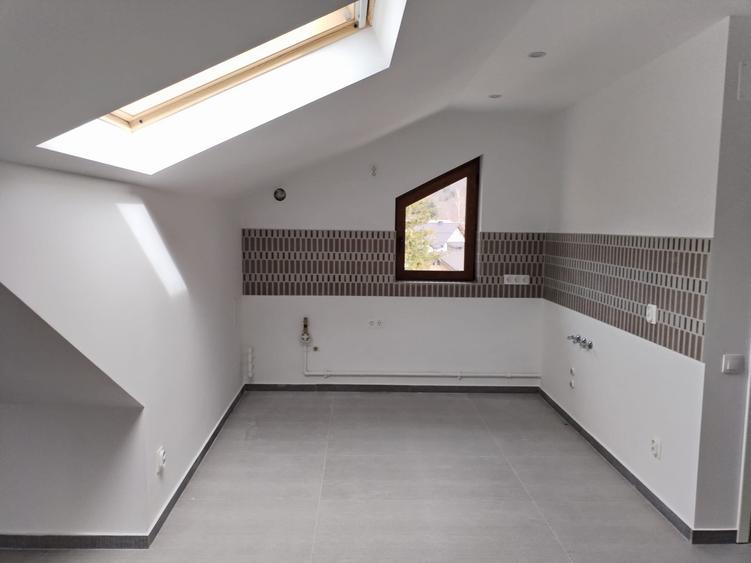 Apartament cu 2 camere semidecomandat, mobilat în Valea Alba