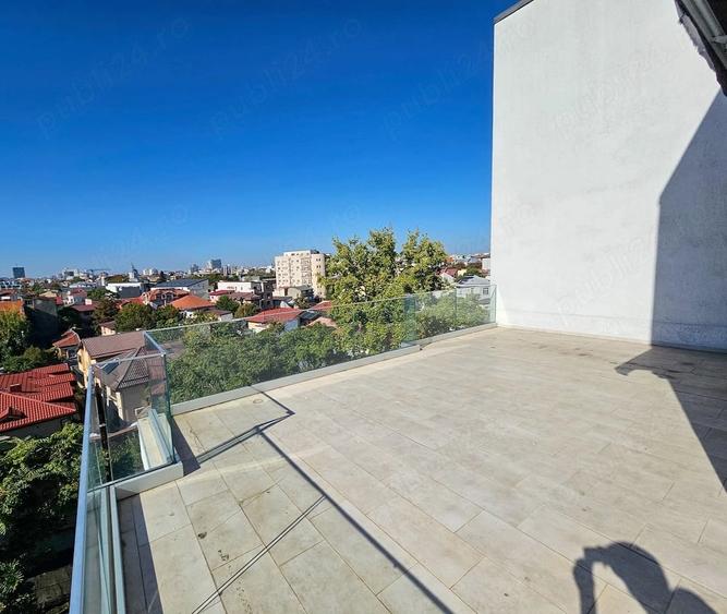Apartament cu 3 camere semidecomandat în Iancului