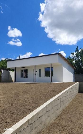 Casă cu 3 camere cu Teren 1500 Mp în Bobicești