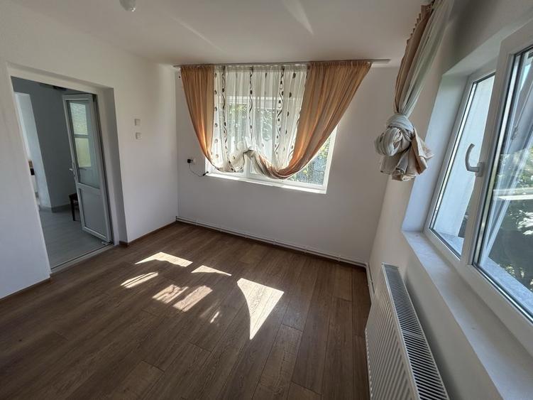 Casă cu 3 camere cu Teren 80 Mp în Central