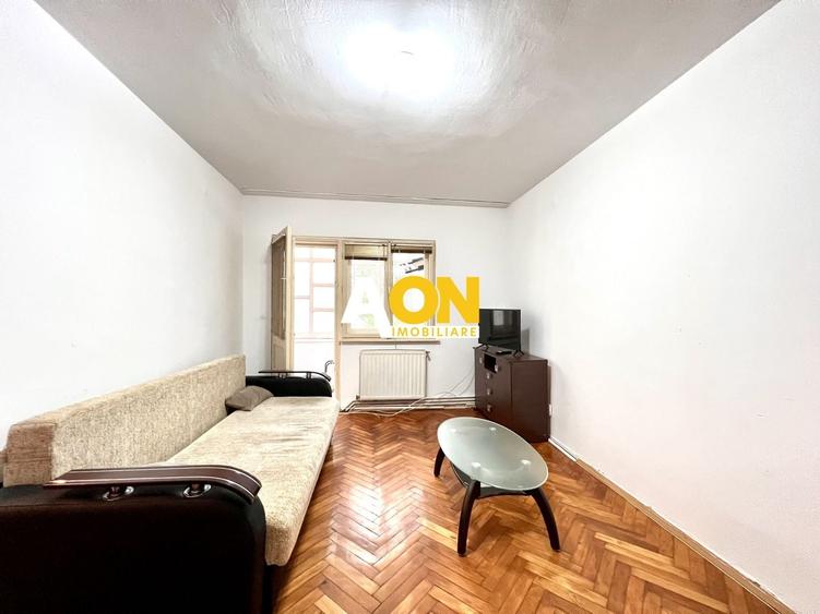 Apartament cu 2 camere semidecomandat, mobilat în Cetate