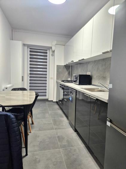 Apartament cu 2 camere decomandat în Runcu