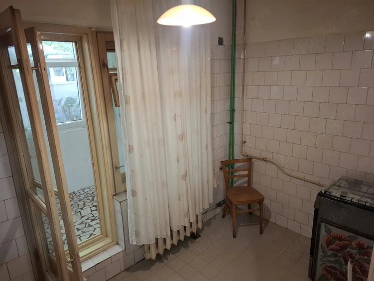 Garsonieră decomandată în Sud