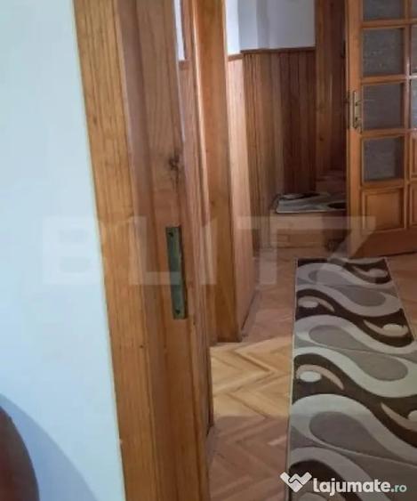 Casă cu 7 camere cu Teren 670 Mp în Dej