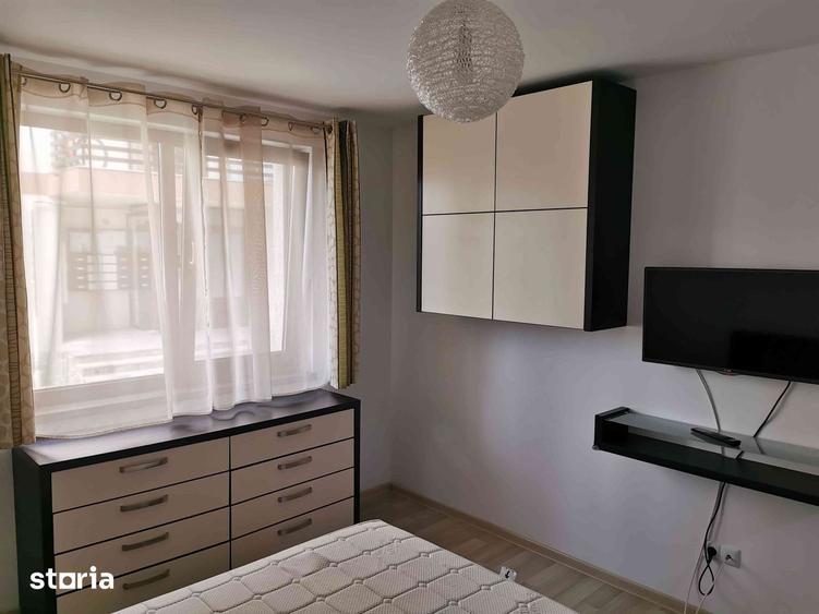 Apartament cu 2 camere decomandat, mobilat în Tractorul