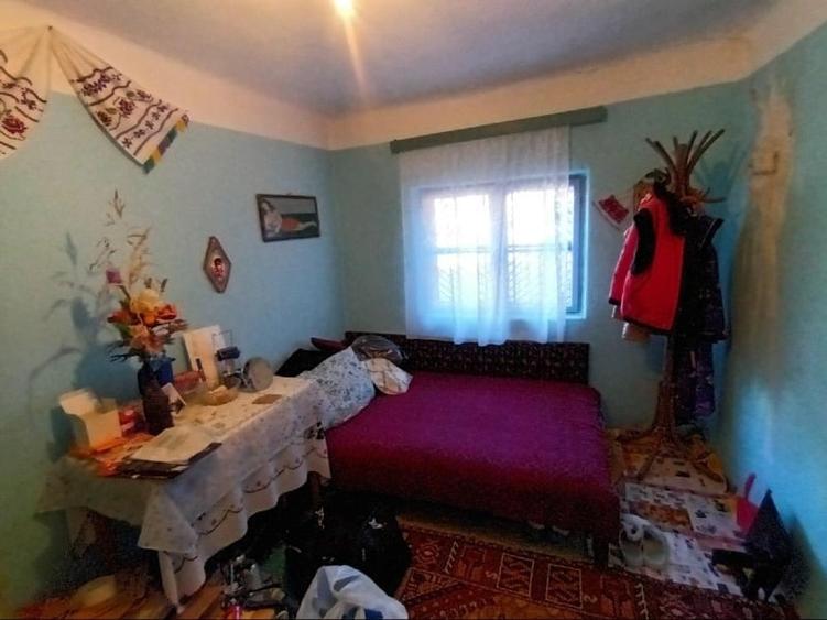 Casă individuală cu 3 camere cu Teren 1736 Mp în Martalogi