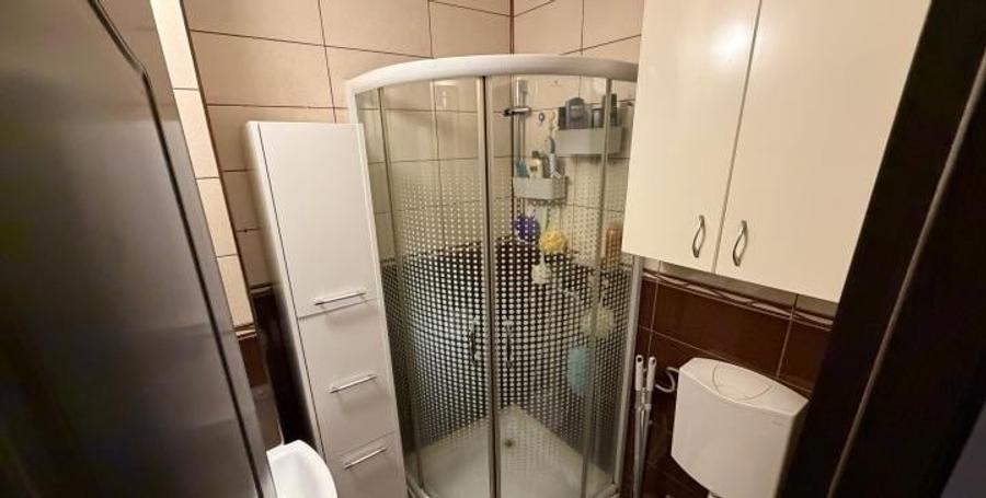 Apartament cu 3 camere decomandat, mobilat în Vitan Mall