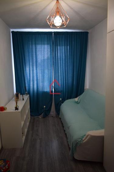 Apartament cu 3 camere decomandat, mobilat în Podu Roș
