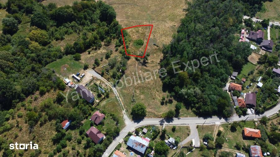 Teren de 1175 mp, în Central