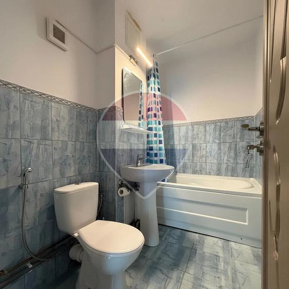 Apartament cu 3 camere decomandat în Independenței