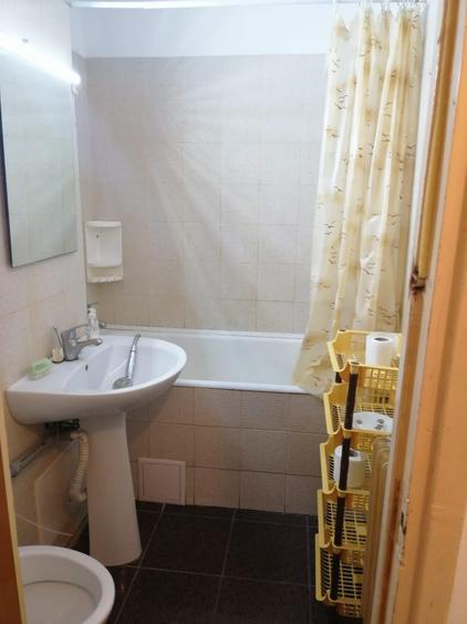 Apartament cu 3 camere decomandat în Titan