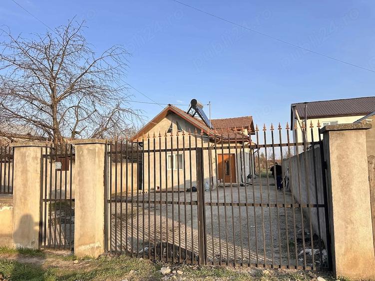 Casă cu Teren 737 Mp în Vadu Pașii
