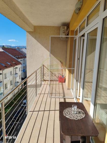 Apartament cu 3 camere decomandat, mobilat în Ștrand