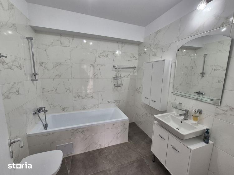 Apartament cu 3 camere în Tei