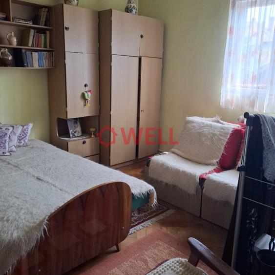 Casă individuală cu 10 camere cu Teren 1200 Mp în Sângeorgiu de Pădure