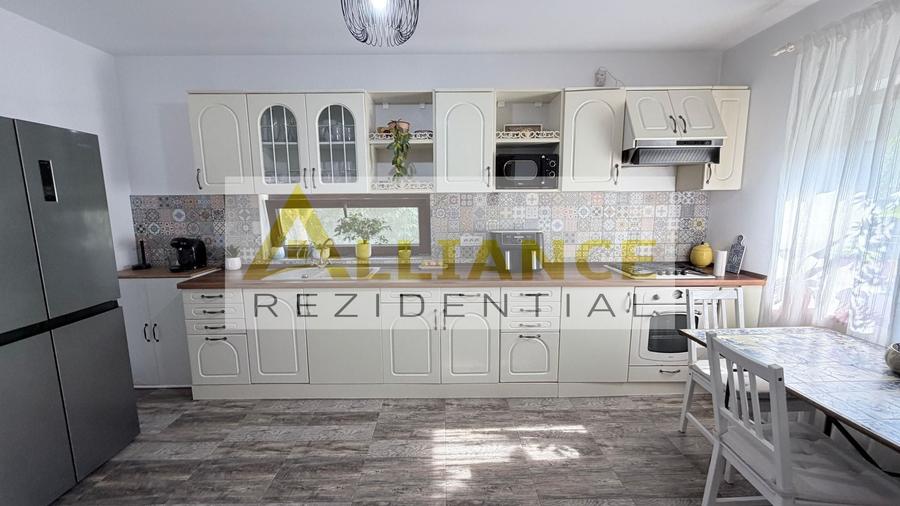 Casă individuală cu 4 camere cu Canalizare în Berceni