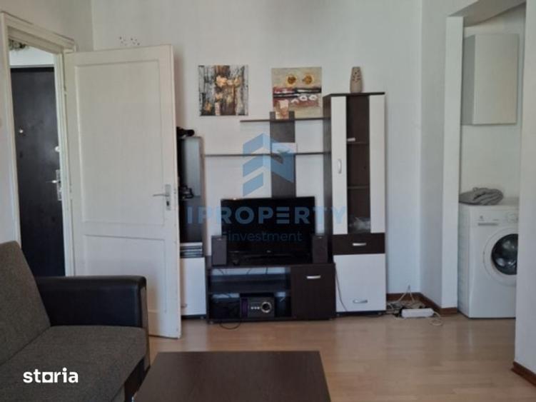 Apartament cu 2 camere semidecomandat în Centrul Civic