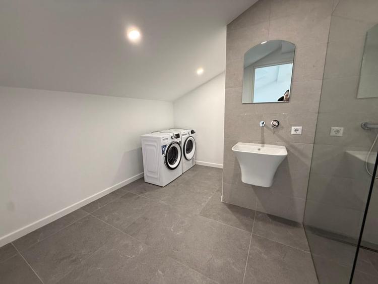 Duplex cu 5 camere cu Canalizare în Pipera