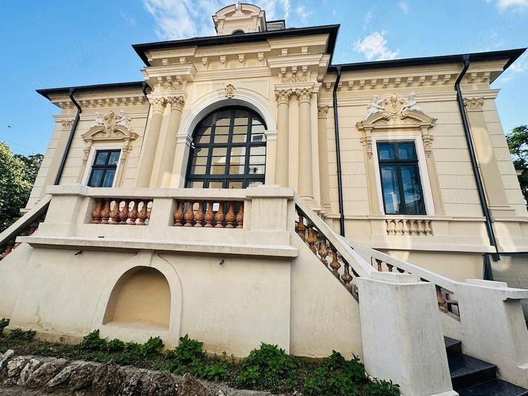 Spațiu comercial, de 440 mp, în Traian
