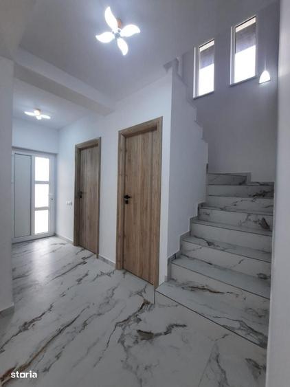 Casă cu 4 camere cu Teren 440 Mp în Săbăreni