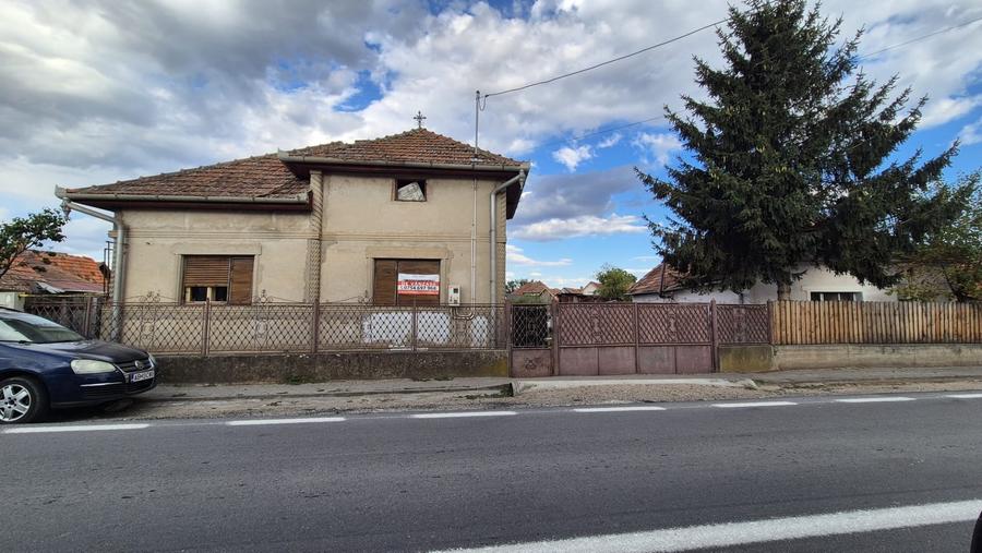 Casă individuală cu 5 camere cu Canalizare în Teiuș